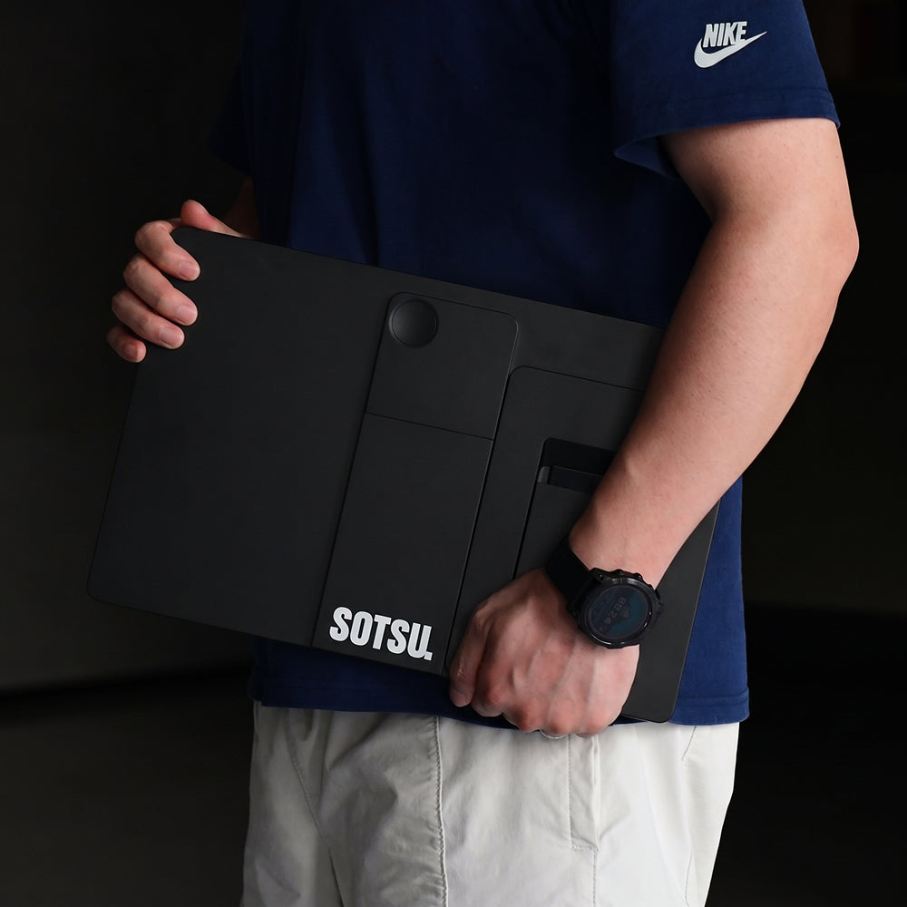 SOTSU FlipAction Pro 16 Gen 2 in Universe Black: dun en licht om mee te nemen